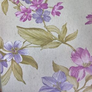 draperii cu flori roz si mov