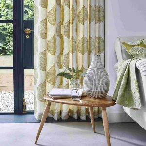 draperii cu model frunze