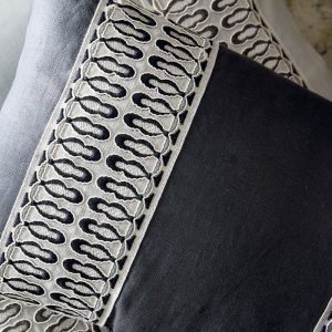 banda decorativa draperii tapiterie Tudor-braid Ink