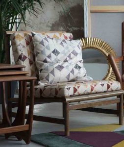 material textil cu motie geometrice