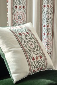 Broderie suzani