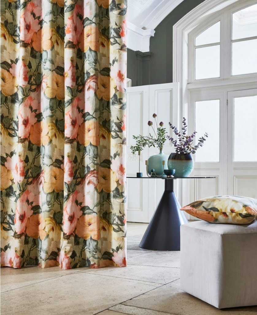 draperii cu flori supradimensionate