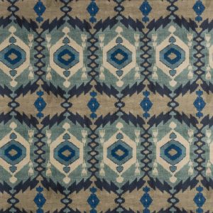 Țesătură ikat pentru tapițerie TANIR Blue, cu desen geometric expresiv și bază de bumbac texturat