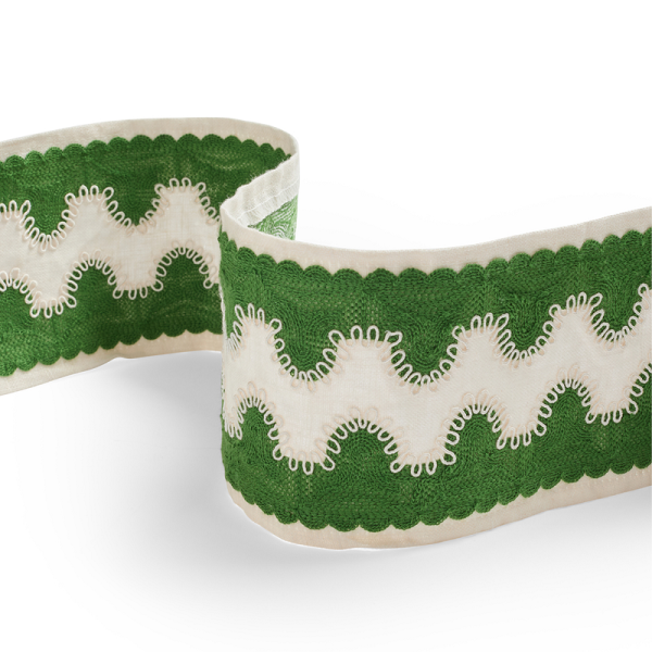 Bandă brodată decorativă Curlicue Braid Green